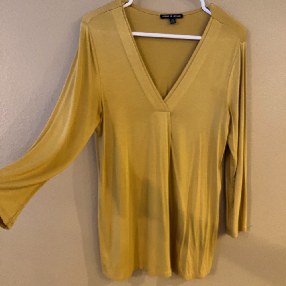 Gold 3/4 sleeve top